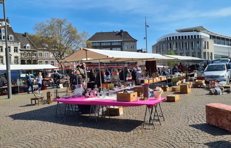 Herfst braderie — braderie-en-jaarmarkt in Lemmer