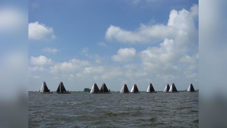 3e Wedstrijd Zeilcompetitie met pramen en skûtsjes — sport in Lemmer